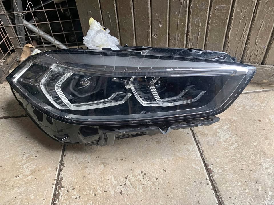 BMW F40 headlight