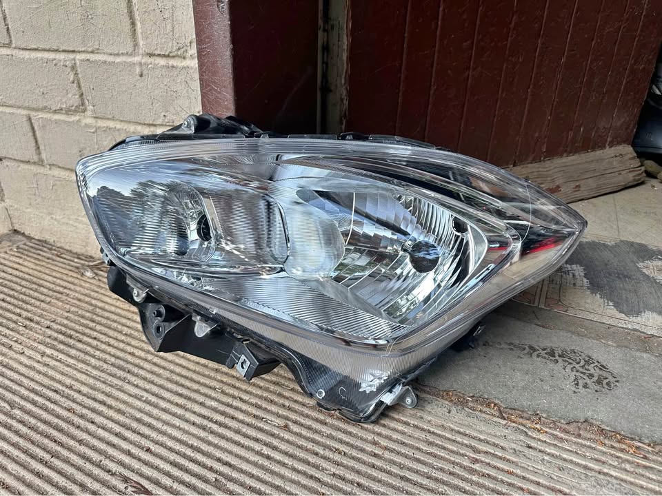 Suzuki Dzire clean left side headlight - Private Seller Suzuki Dzire clean left side headlight - Private Seller