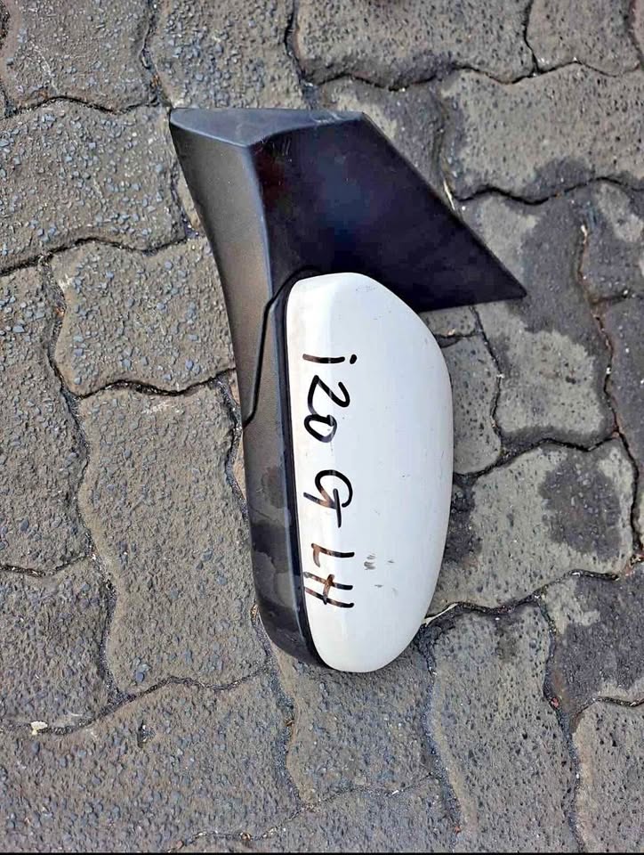 Hyundai I20 mirror left side - Private Seller Hyundai I20 mirror left side - Private Seller