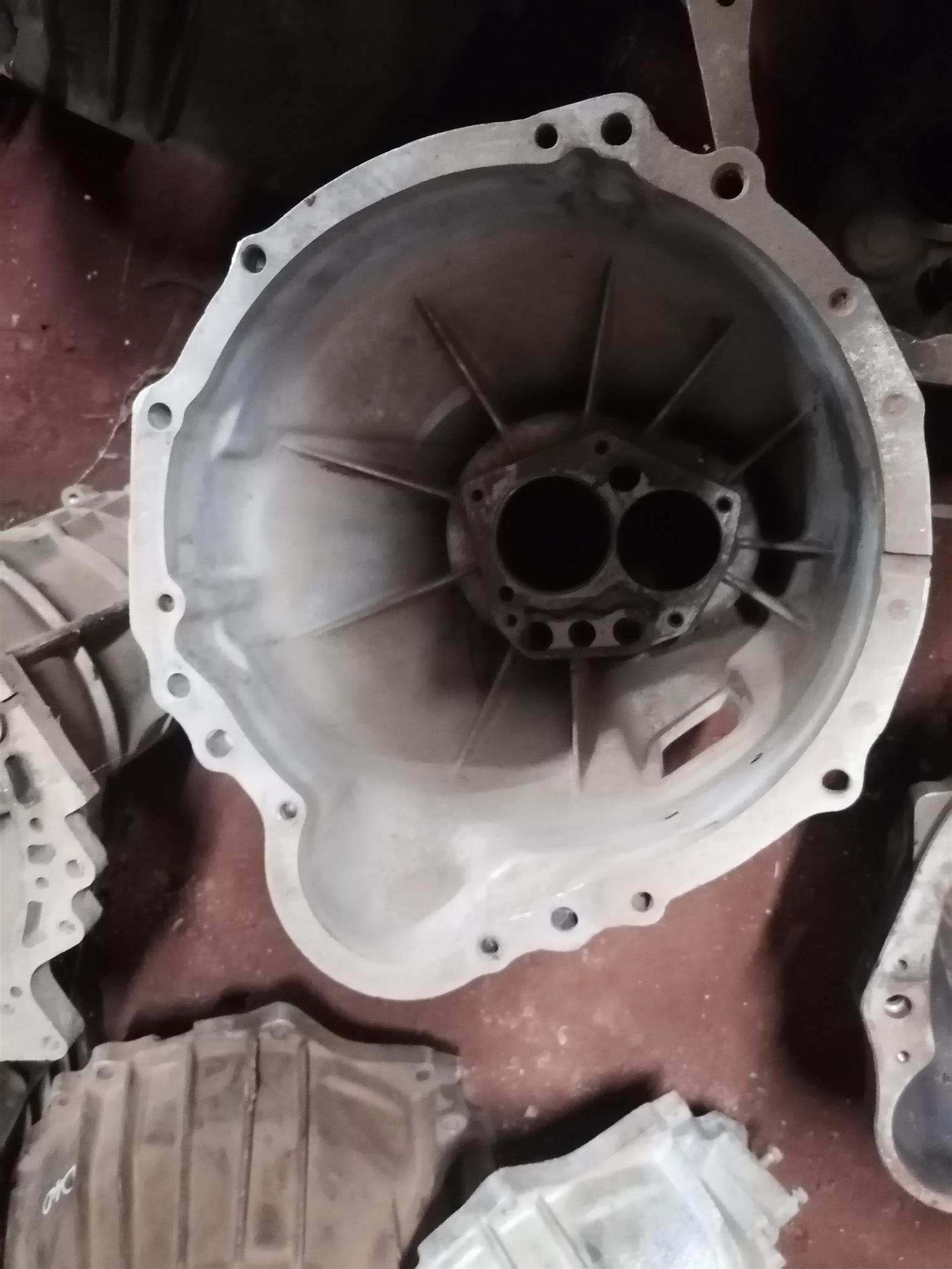 Gearbox bell housing Nissan 2.7 for sale - Private Seller Gearbox bell housing Nissan 2.7 for sale - Private Seller