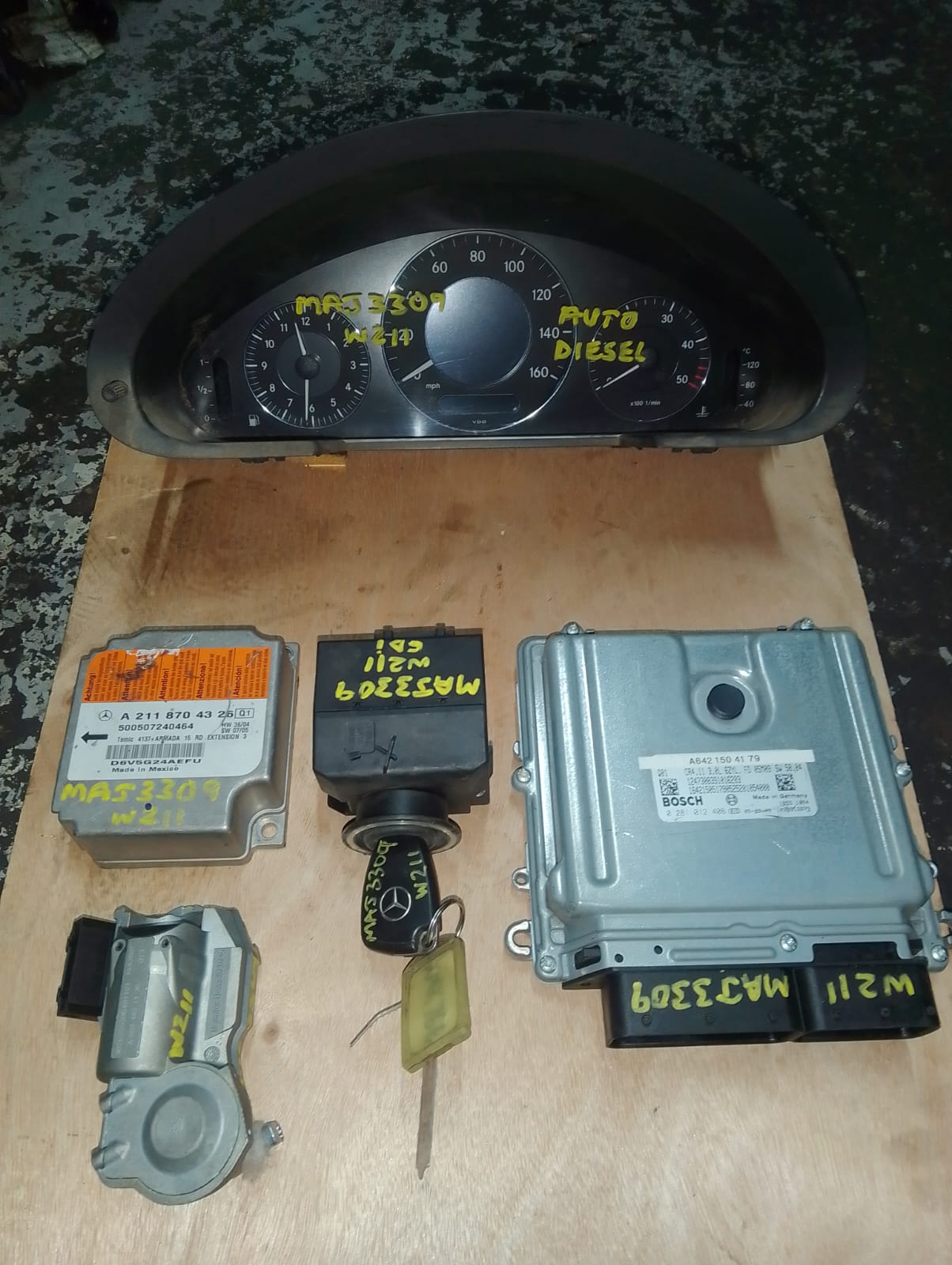 Mercedes E280 M6429 Automatic Lockset - Used - Private Seller Mercedes E280 M6429 Automatic Lockset - Used - Private Seller