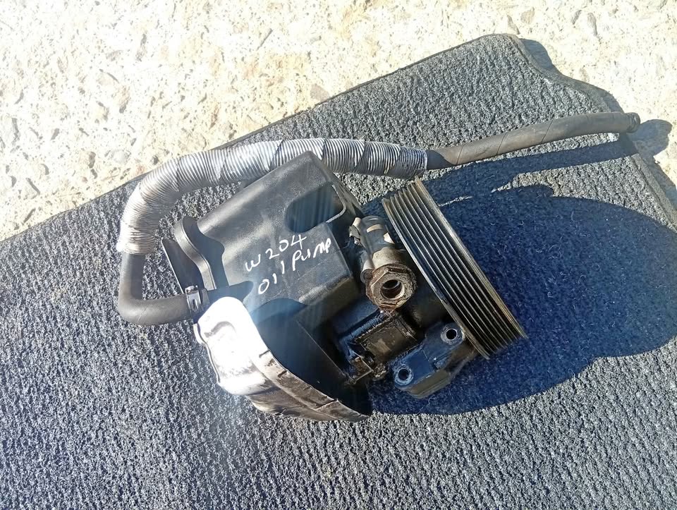 Mercedes Benz w204 oil pump