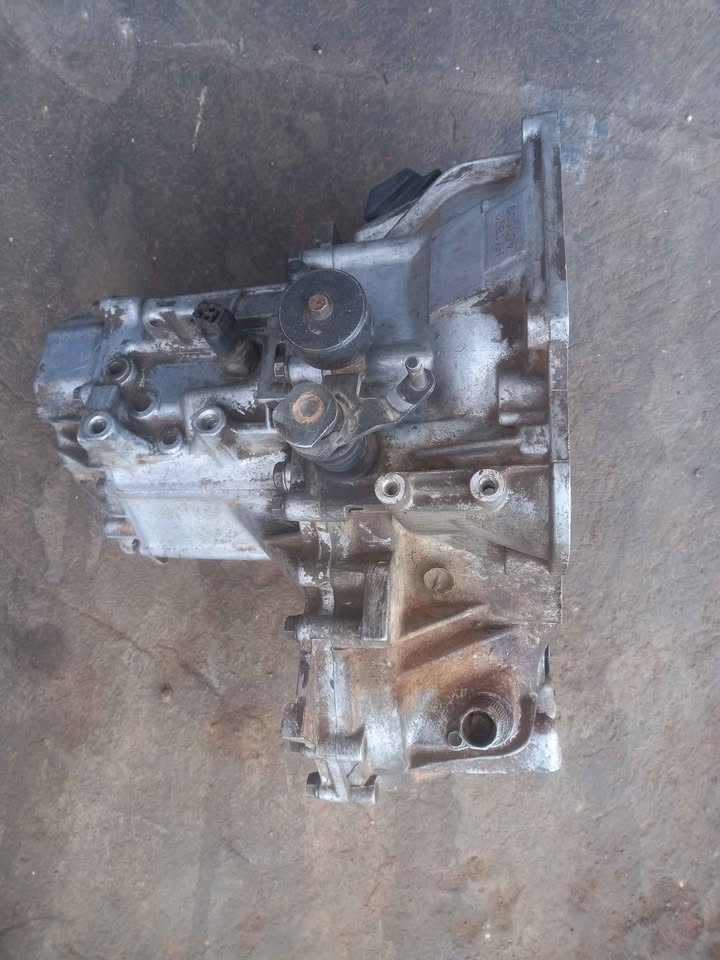 Hyundai accent gearbox - Private Seller