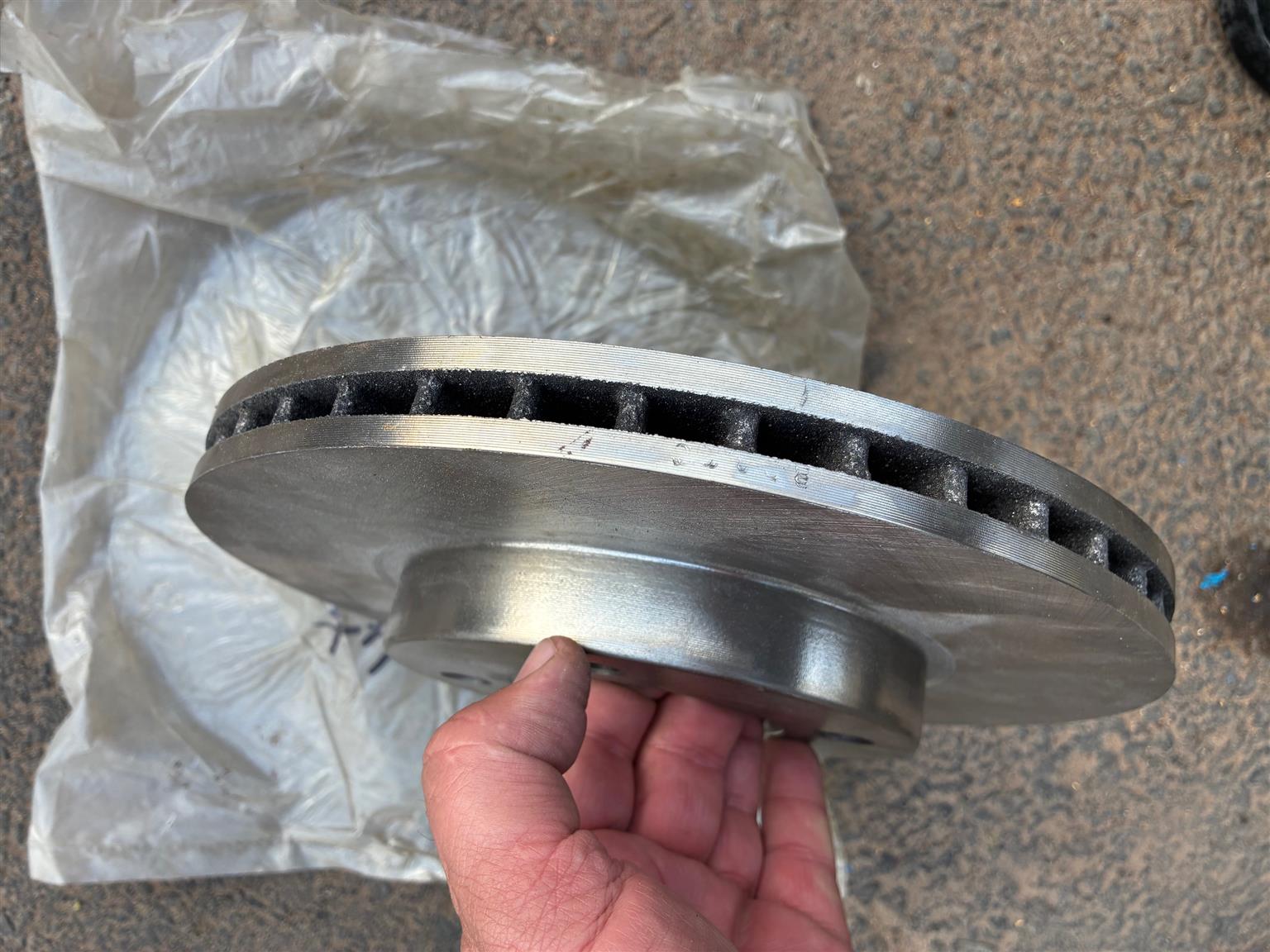 Brake disc C Ford Figo 2010 - 2015 - Private Seller Brake disc C Ford Figo 2010 - 2015 - Private Seller