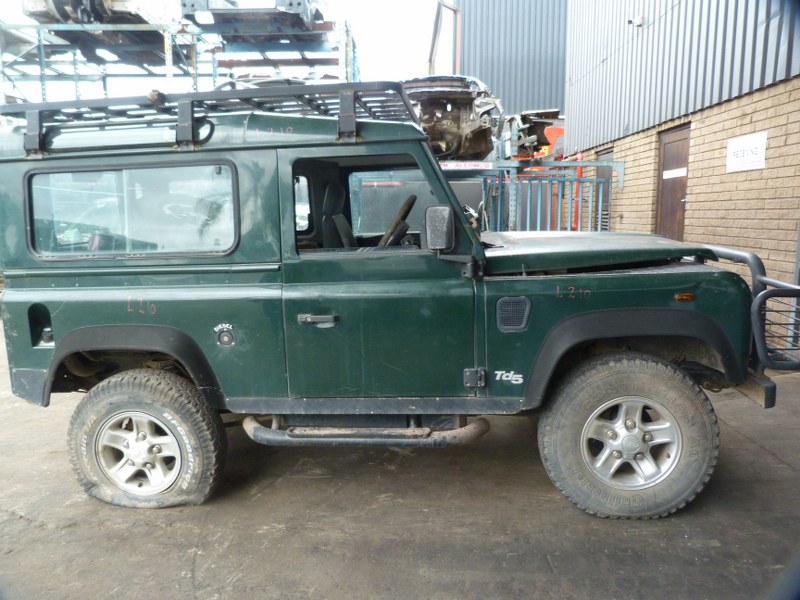 Land Rover Defender TD5 90S Manual Bottle Green - 2002 SPARESBOYZ STRIPPING FOR - Private Seller