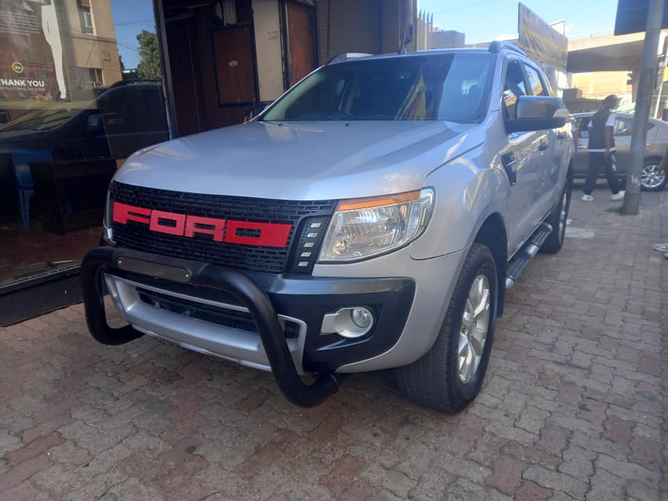 2015 FORD RANGER 3.2 DIESEL, DOUBLE  CAB WILDTRAK, AUTOMATIC, 89000KM SILVER COLOUR