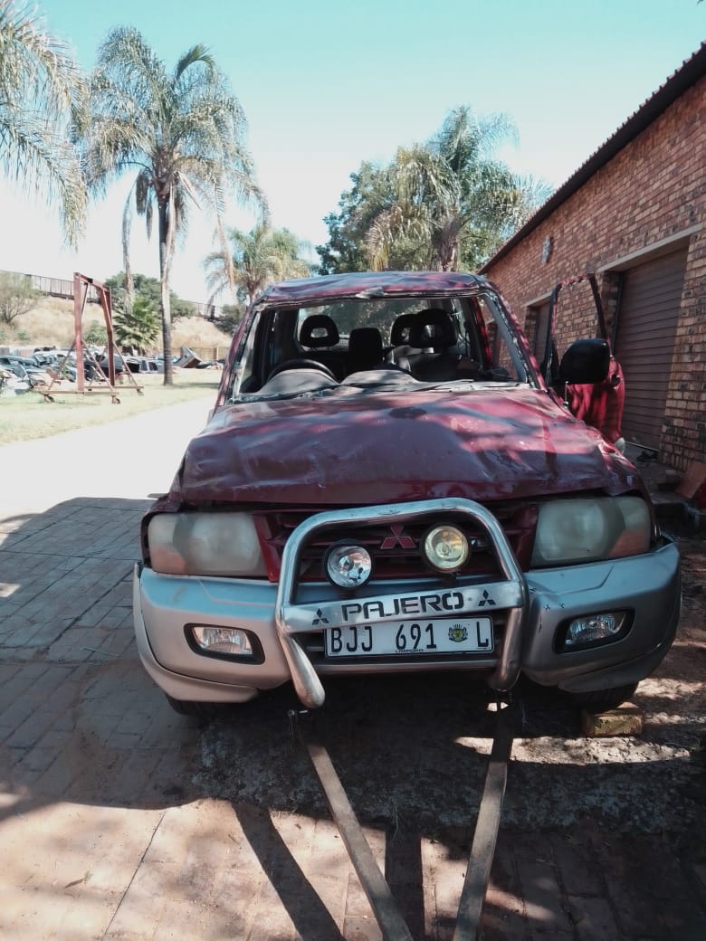 Mitsubishi Pajero CK 3.5 V6 SWB, 2000 Year Model Stripping for Sale - Private Seller Mitsubishi Pajero CK 3.5 V6 SWB, 2000 Year Model Stripping for Sale - Private Seller