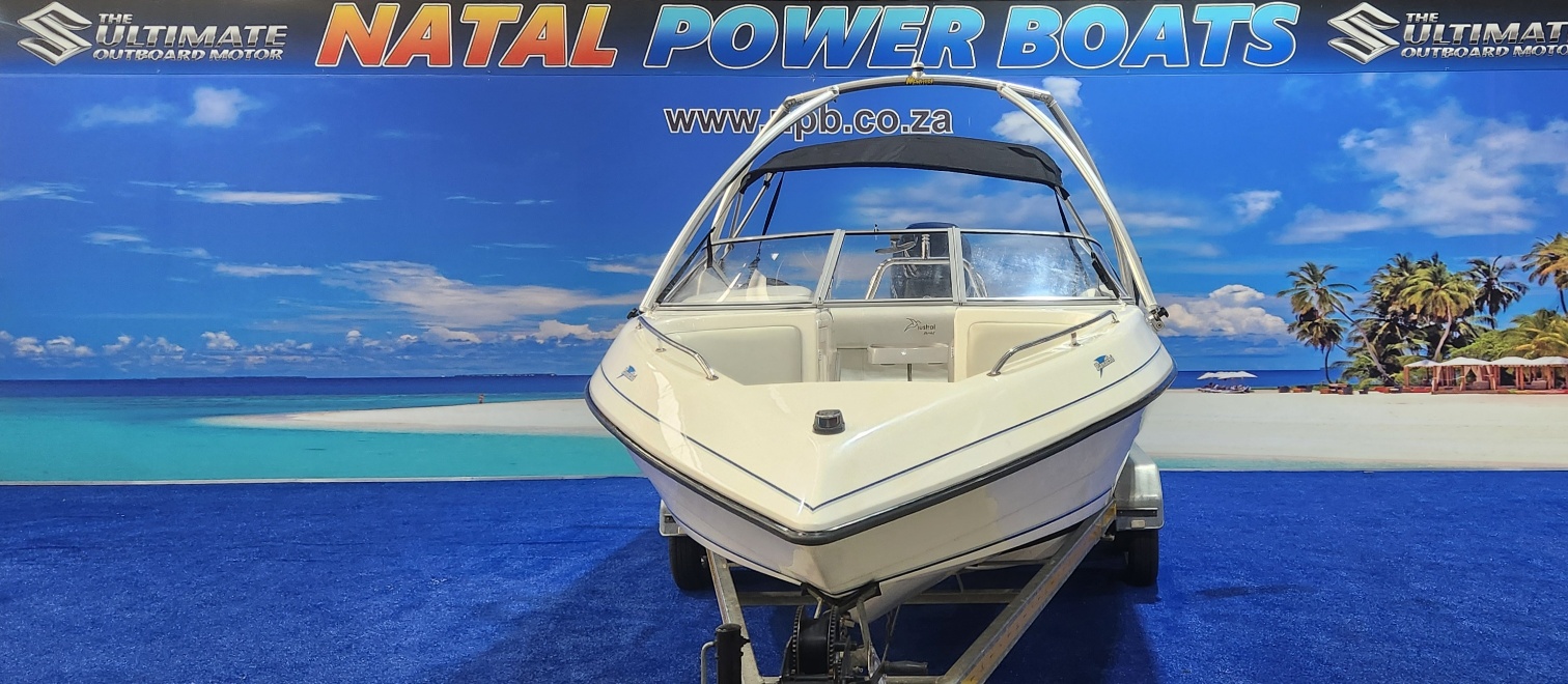 PANACHE 2150 LX ON TRAILER 250 HP MERCURY VERADO 4 STROKE 147 HOUR