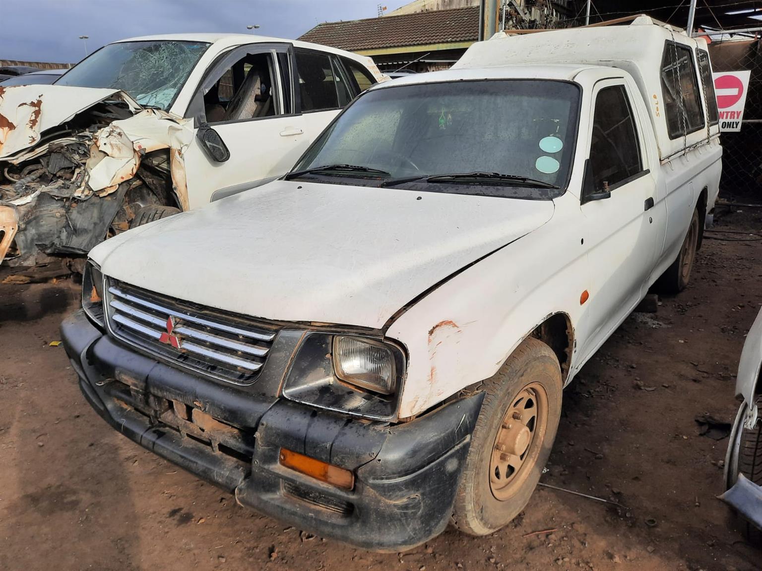 2000 Mitsubishi Coly 4y – Stripping for spares.