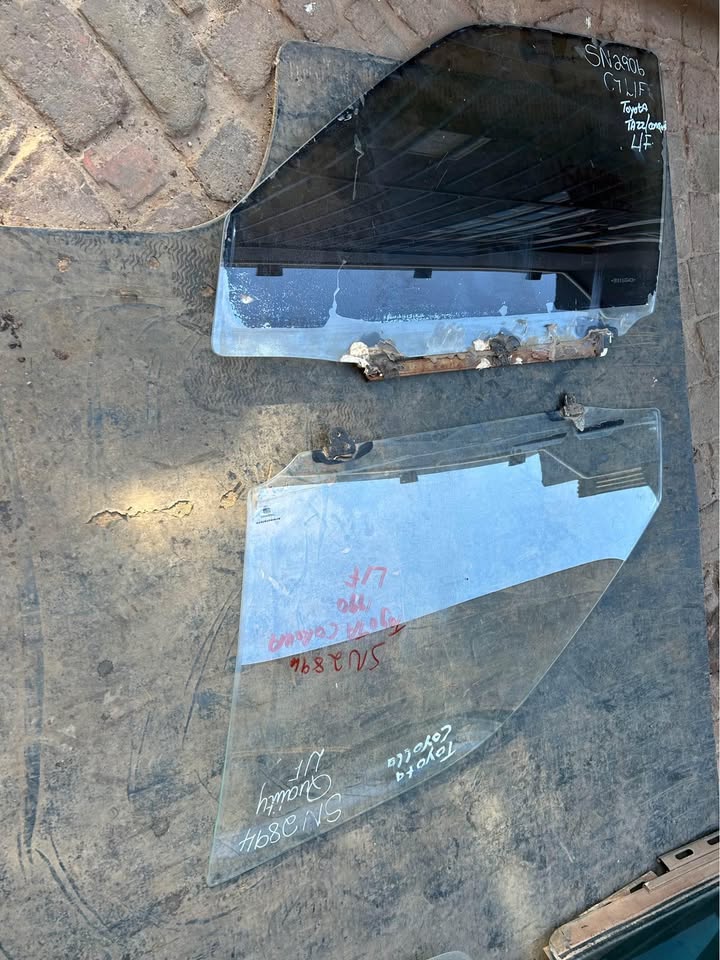 Toyota Corolla Left front Windows Available @Circle 7 Used Parts Call or WhatsApp - Private Seller