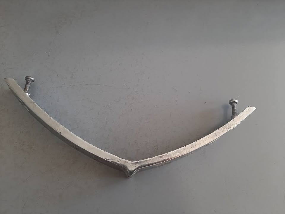 1941 Chevrolet Hood Upper Grill Emblem - Private Seller 1941 Chevrolet Hood Upper Grill Emblem - Private Seller