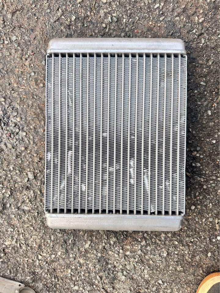 BMW X5 F15 X6 F16 Oil cooler G9620005 - Private Seller BMW X5 F15 X6 F16 Oil cooler G9620005 - Private Seller