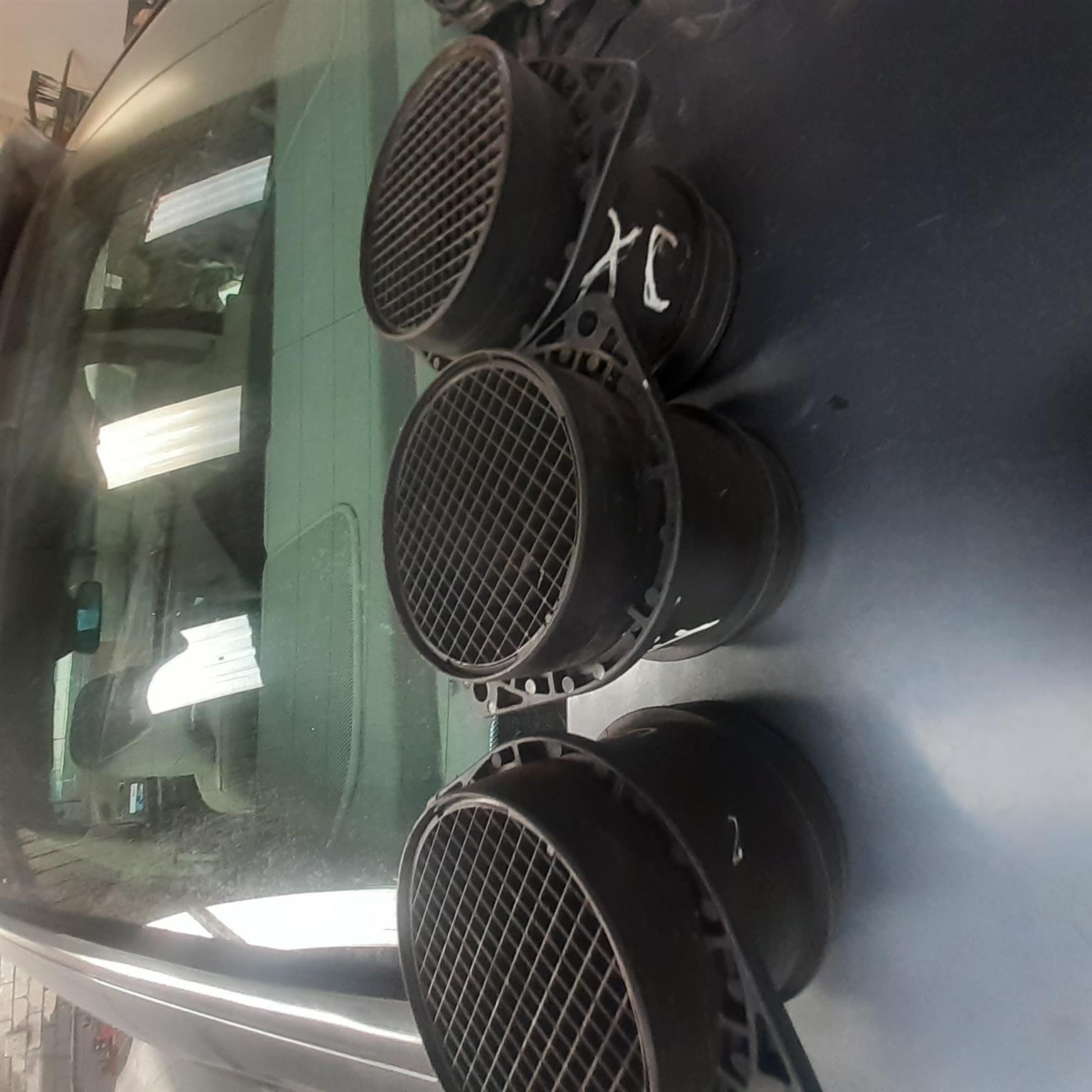 VOLVO MASS AIR FLOW (MAF) SENSOR DIESEL AND OIL FILTER FOR SALE - Private Seller VOLVO MASS AIR FLOW (MAF) SENSOR DIESEL AND OIL FILTER FOR SALE - Private Seller
