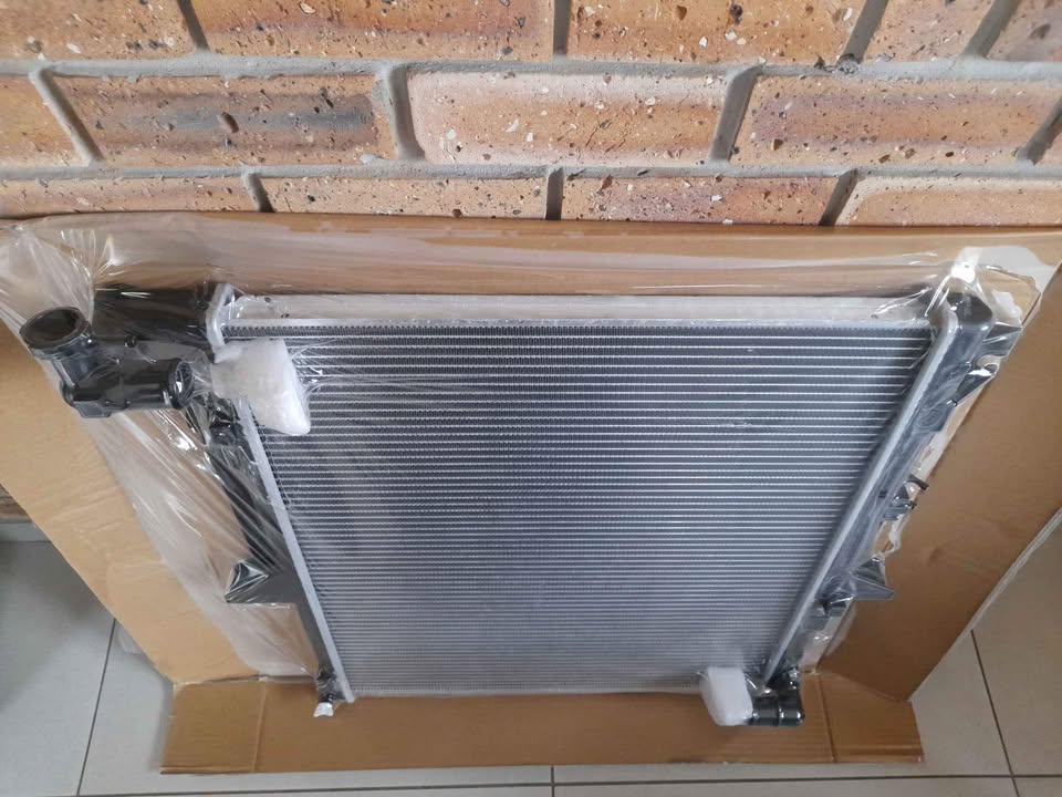 MITSUBISHI TRITON 2.5 DID BRAND NEW RADIATORS FOR SALE