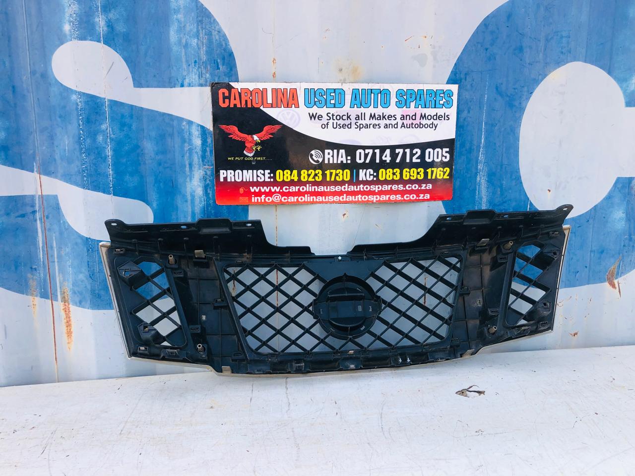 Nissan Navara chrome radiator grill (2008-2015) - Private Seller Nissan Navara chrome radiator grill (2008-2015) - Private Seller
