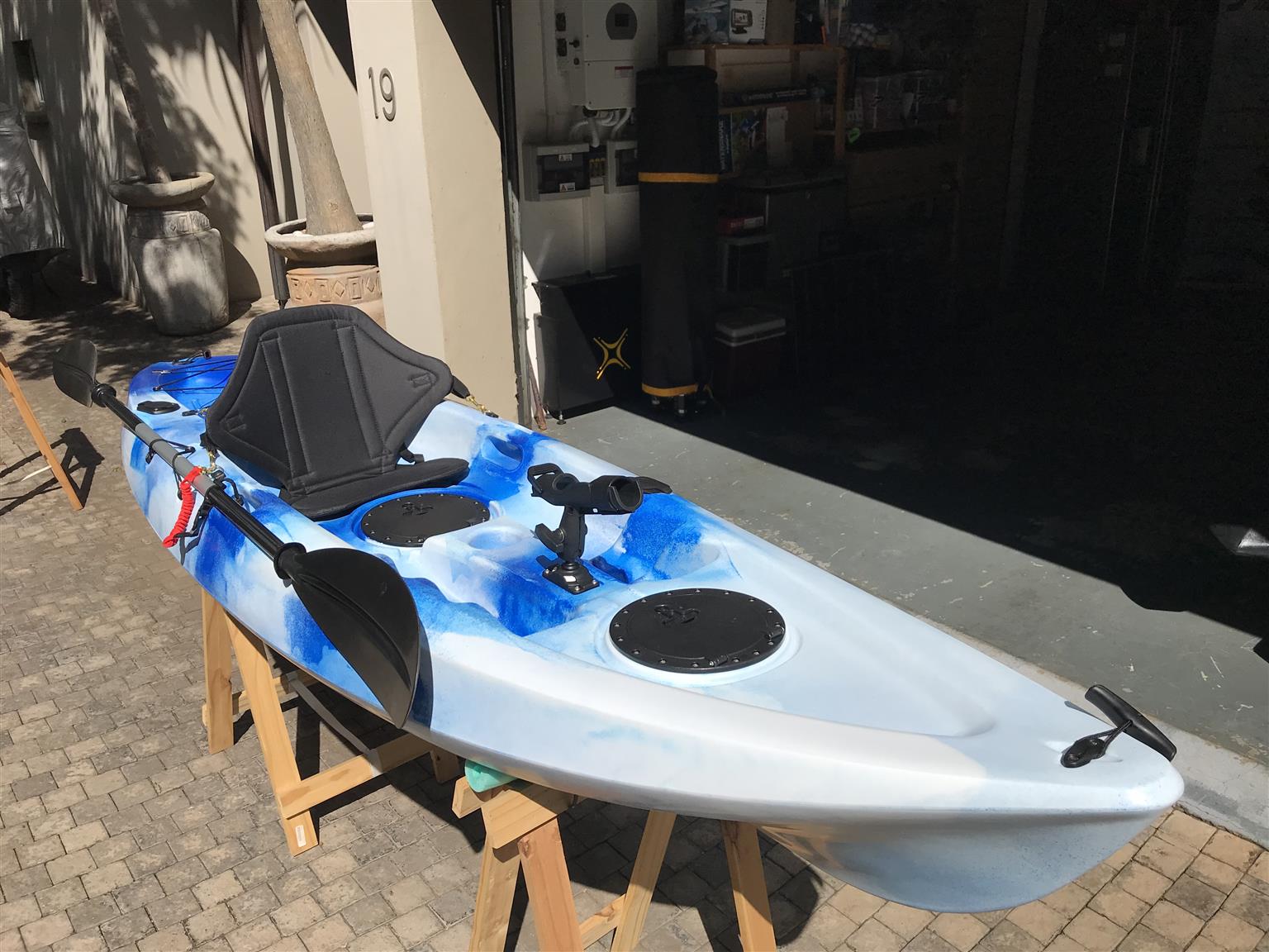 Pioneer Kayak, single including Seat, Paddle & Rod holder, Brand NEW! Free Bag