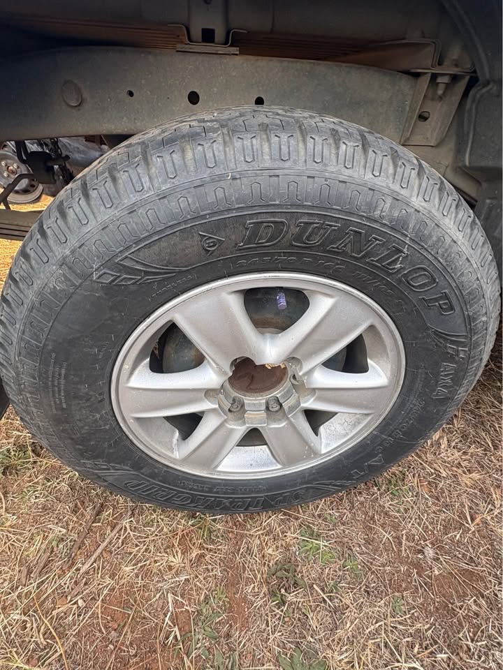 Isuzu kb280 mags and tyres - Private Seller