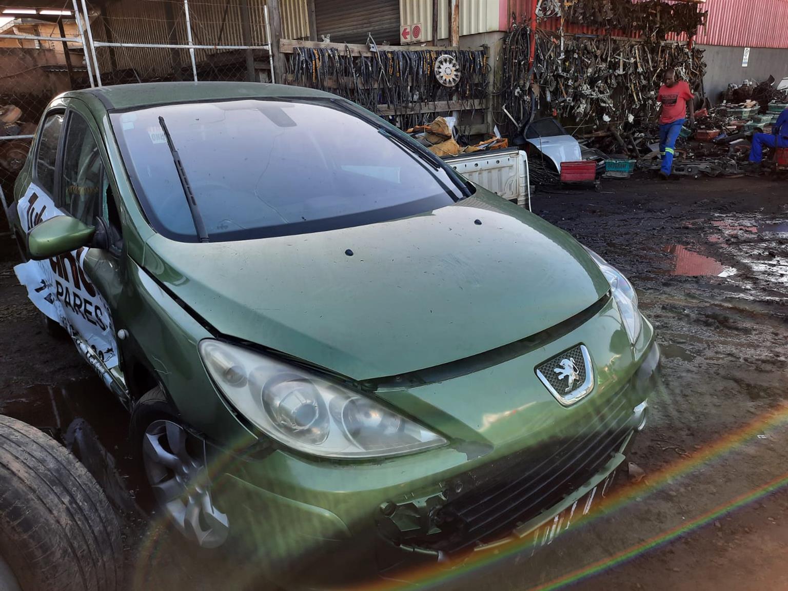 2006 Peugeot 307 – Stripping for Spares. 2006 Peugeot 307 – Stripping for Spares.
