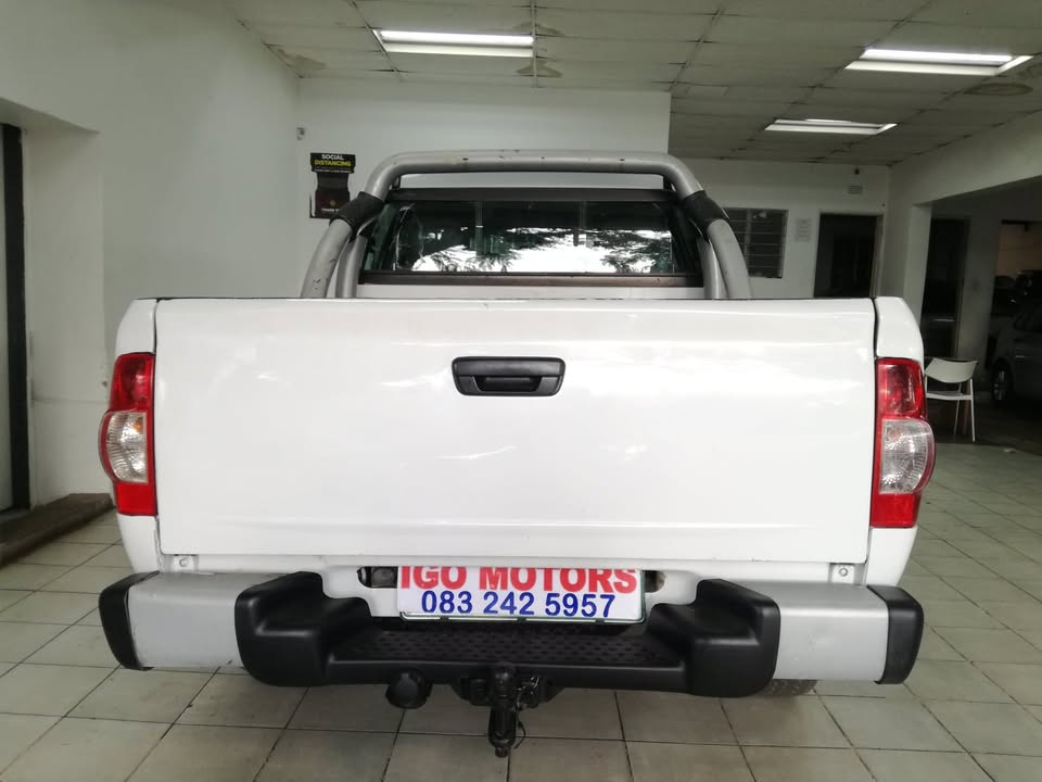 Used Isuzu KB 250D-Teq double cab 4x4 Hi-Rider - Private Seller Used Isuzu KB 250D-Teq double cab 4x4 Hi-Rider - Private Seller