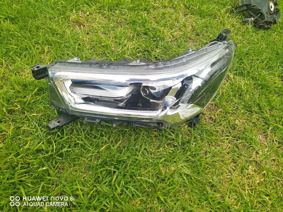 TOYOTA GD6 XENON HEADLIGHT - Private Seller TOYOTA GD6 XENON HEADLIGHT - Private Seller