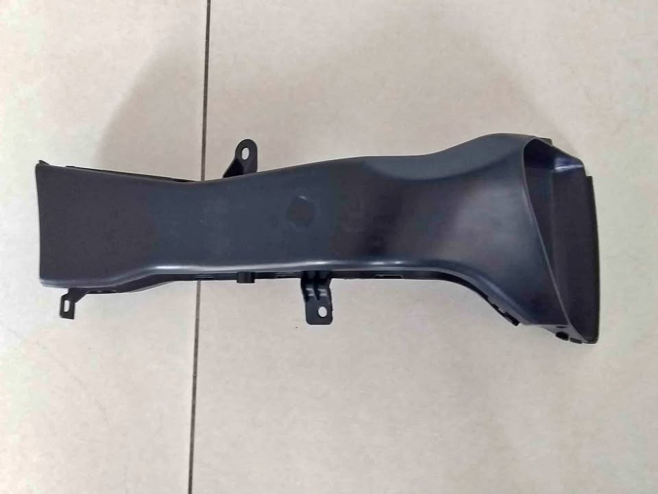 BMW F30 MOTORSPORT 12/17  BRAND NEW PLASTIC FRONT BUMPER AIR DUCT FORSALE