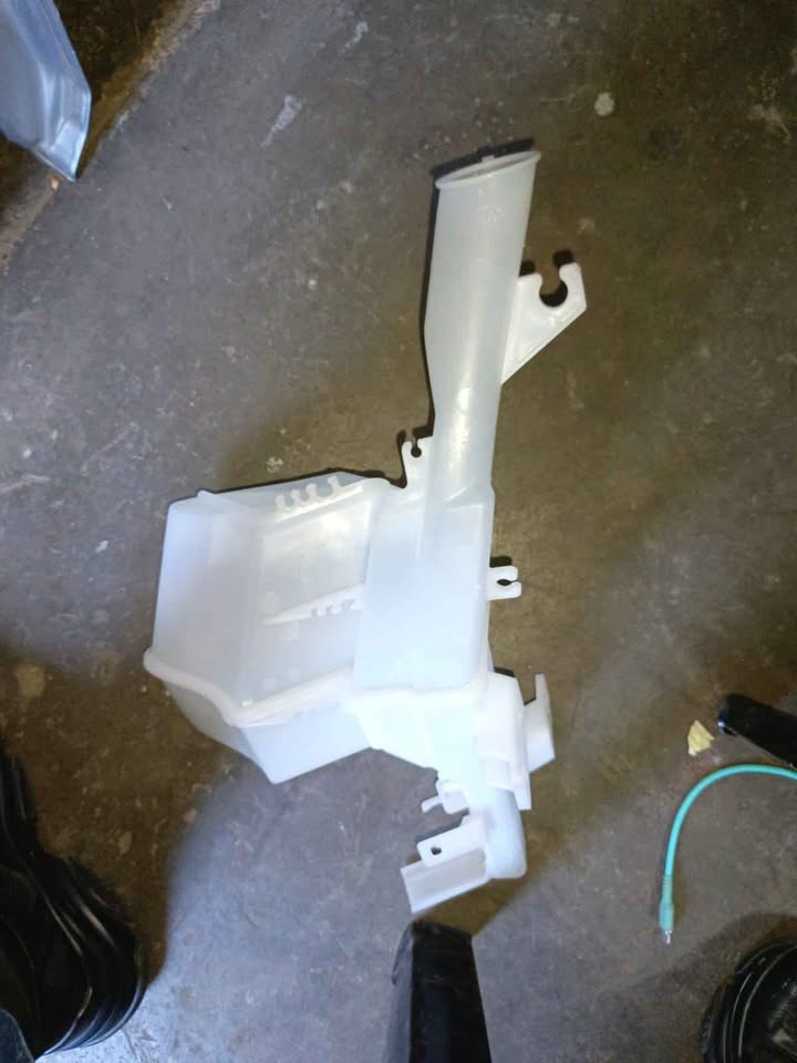 2019 HYUNDAI GRAND I10 WASHER BOTTLE - Private Seller 2019 HYUNDAI GRAND I10 WASHER BOTTLE - Private Seller