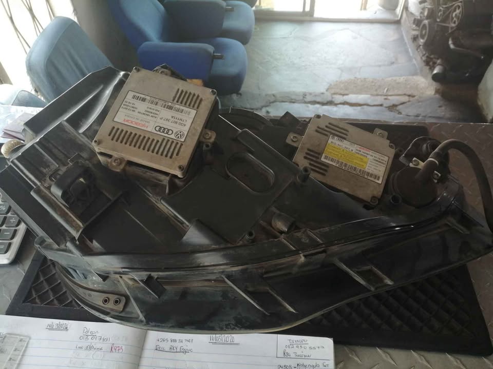 Audi A3 2014 Headlight Complete For Sale - Private Seller Audi A3 2014 Headlight Complete For Sale - Private Seller