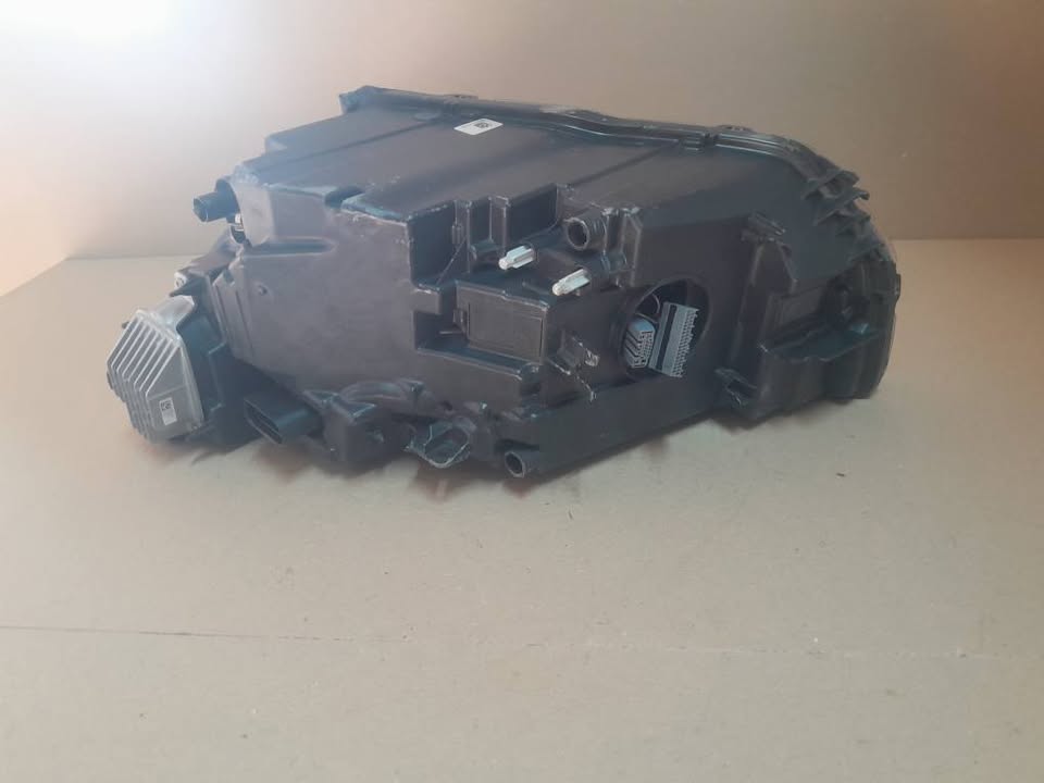 2019-2021 VOLVO XC40 RIGHT SIDE HEADLIGHT FOR SALE