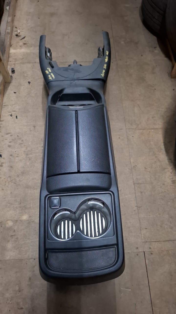 Mercedes W447 V-Class Center Console with Fridge – Luxury Upgrade