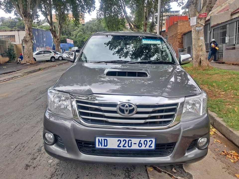 Toyota Hilux 3.0 Legend 45 D4D 4×2 Double Cab Diesel 2015 for sale