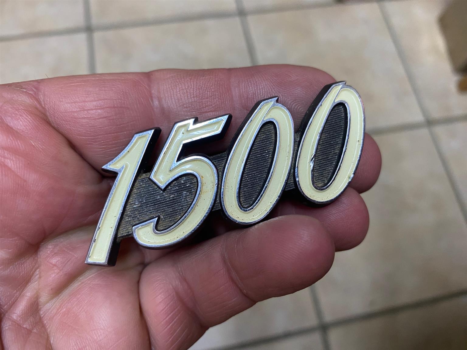 Datsun 1500 emblem decal motive Nissan. - Private Seller Datsun 1500 emblem decal motive Nissan. - Private Seller