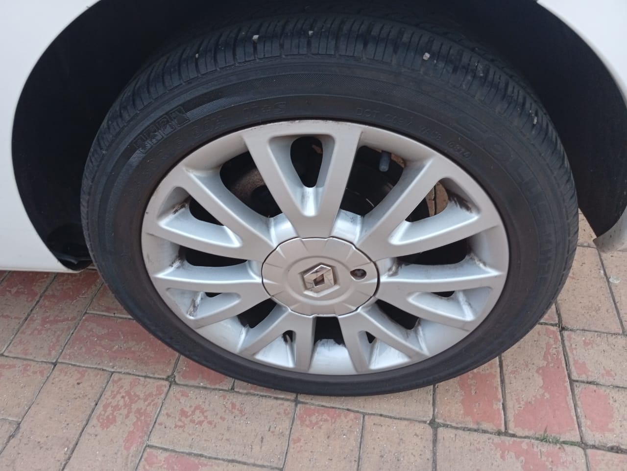 2009 Renault Clio 3 Dynamic TomTom Edition millage 153000km