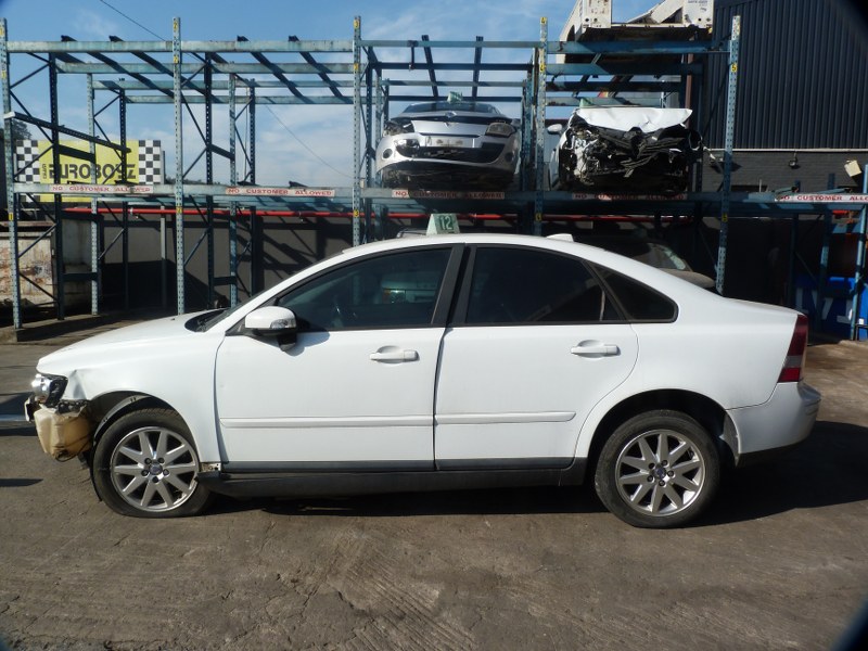 Volvo S40 2.4i Manual White - 2006 STRIPPING FOR SPARES - Private Seller Volvo S40 2.4i Manual White - 2006 STRIPPING FOR SPARES - Private Seller