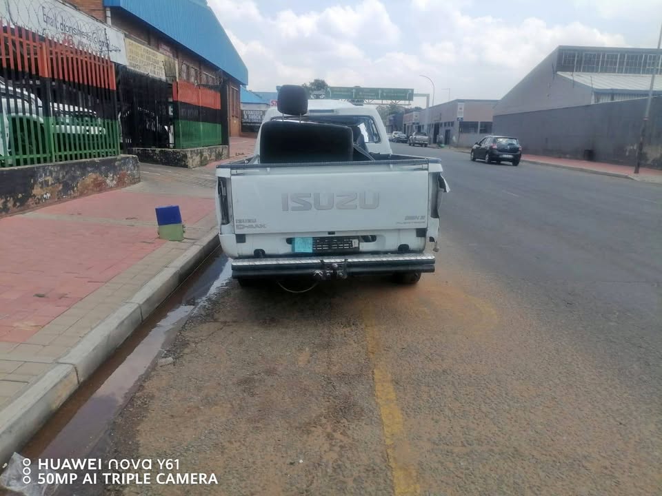 Isuzu dmax 4ja1 stripping - Private Seller Isuzu dmax 4ja1 stripping - Private Seller