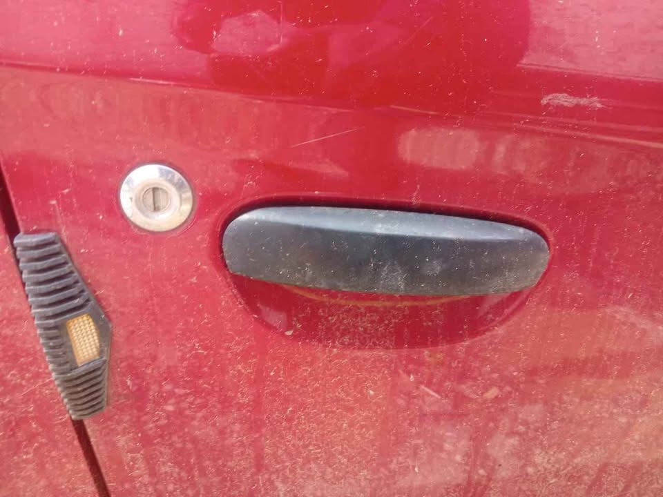 Mitsubishi mirage right front outer door handle