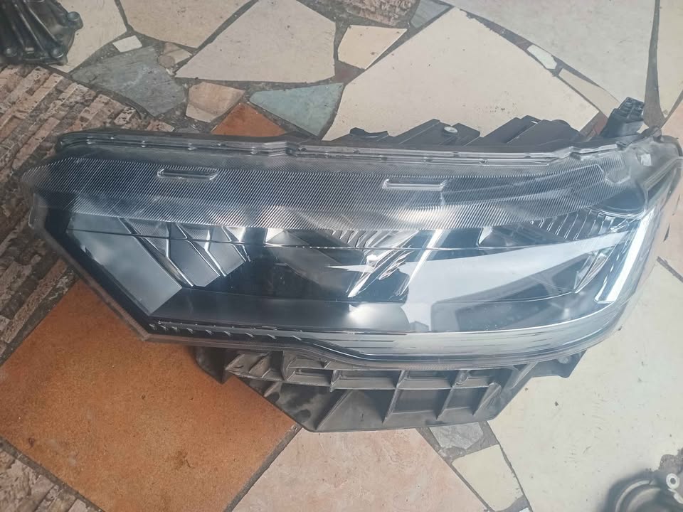 Haval H6 Hev Left Headlight 2022-2025 - Private Seller Haval H6 Hev Left Headlight 2022-2025 - Private Seller