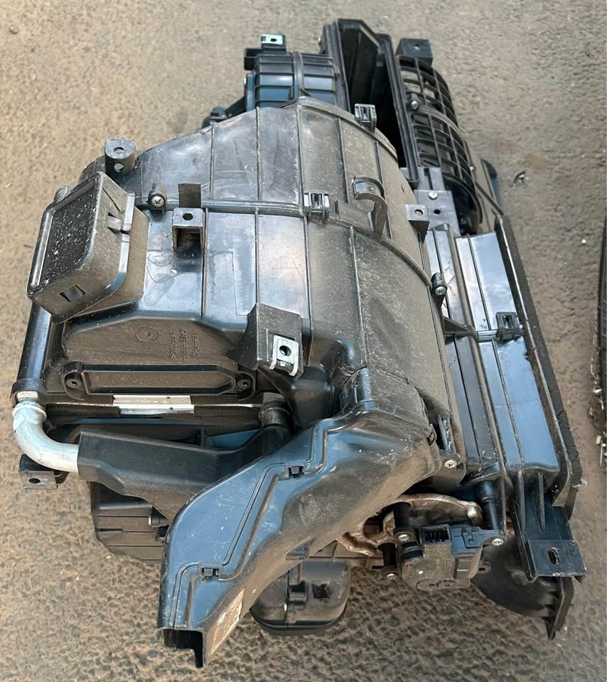 Hyundai Accent AC Fan Cab Box Available @Circle 7 Used Parts Call or WhatsApp - Private Seller