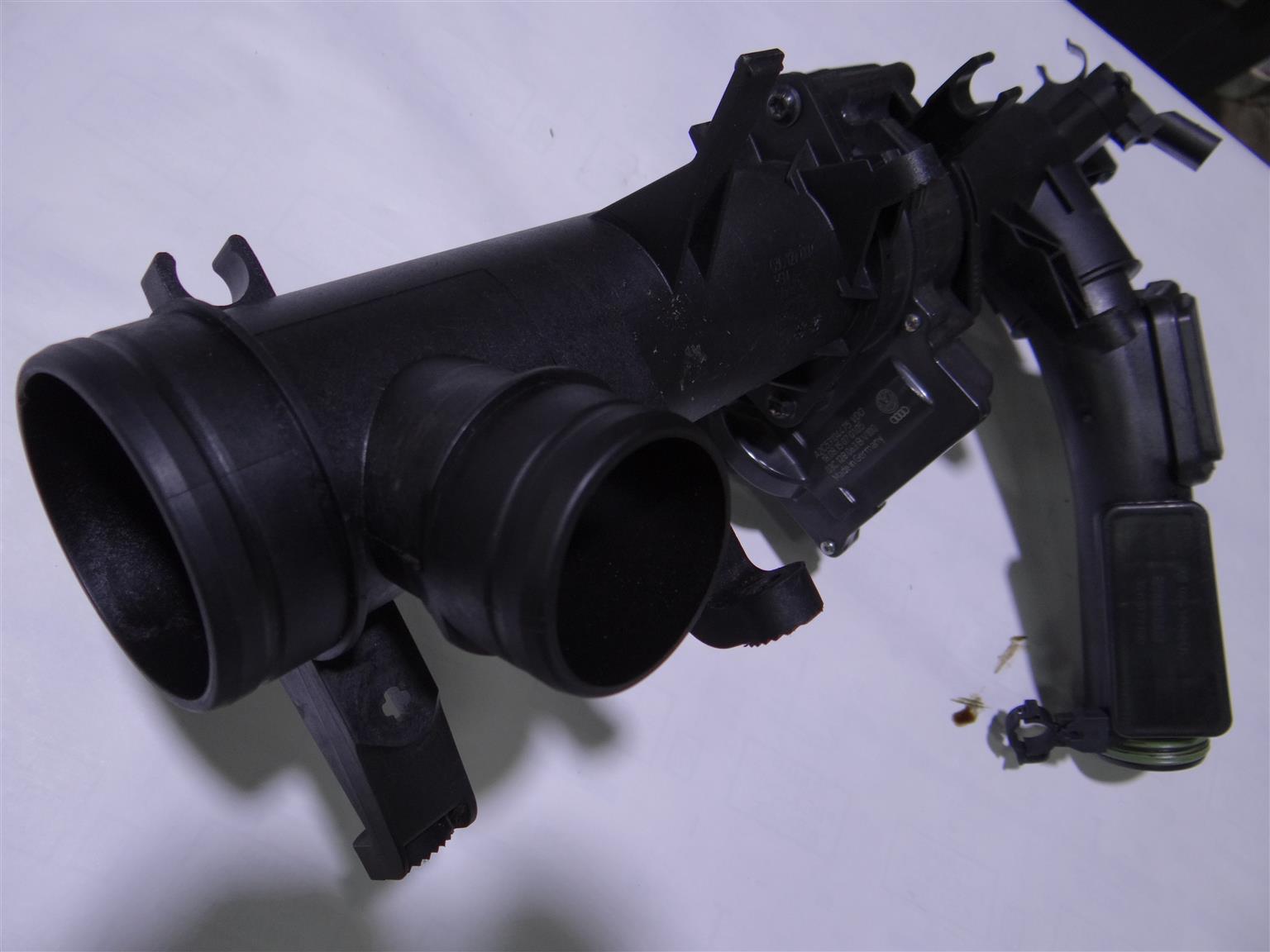 VW 1.4 TSI Air Filter connecting parts