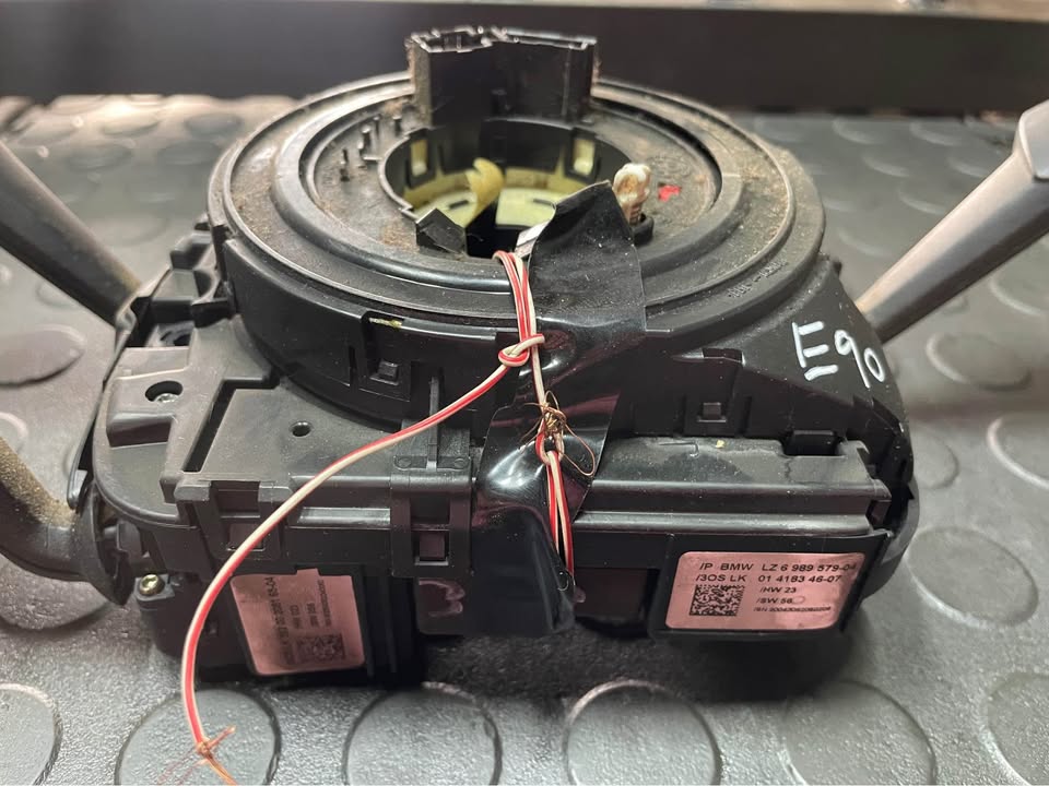 Steering column BMW 3 (E90) 320 d - Private Seller Steering column BMW 3 (E90) 320 d - Private Seller