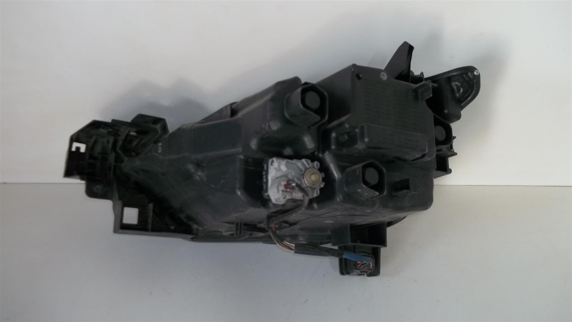 Mazda CX3 LED Right Headlight - Private Seller Mazda CX3 LED Right Headlight - Private Seller