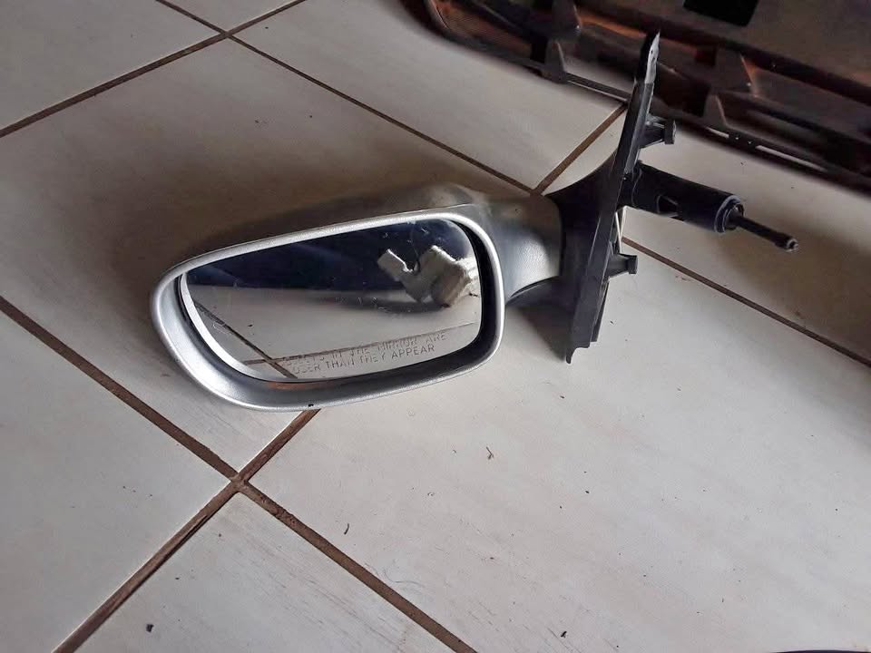 Tata indica Left hand side (passenger side) door mirror - Private Seller