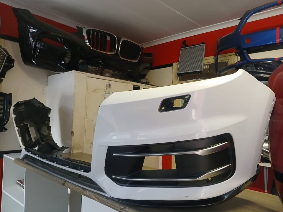 2019 AUDI Q7 FRONT BUMPER IN GOOD CONDITON FOR SALE - Private Seller