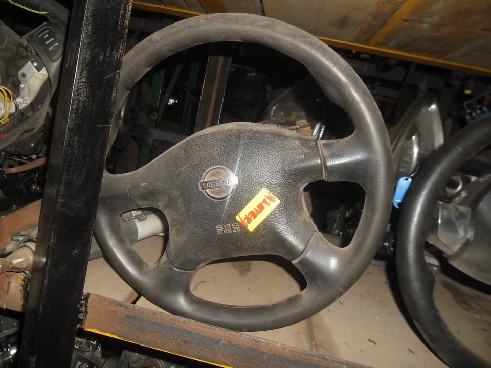 Nissan Almera steeringwheel with airbag for sale - Private Seller Nissan Almera steeringwheel with airbag for sale - Private Seller