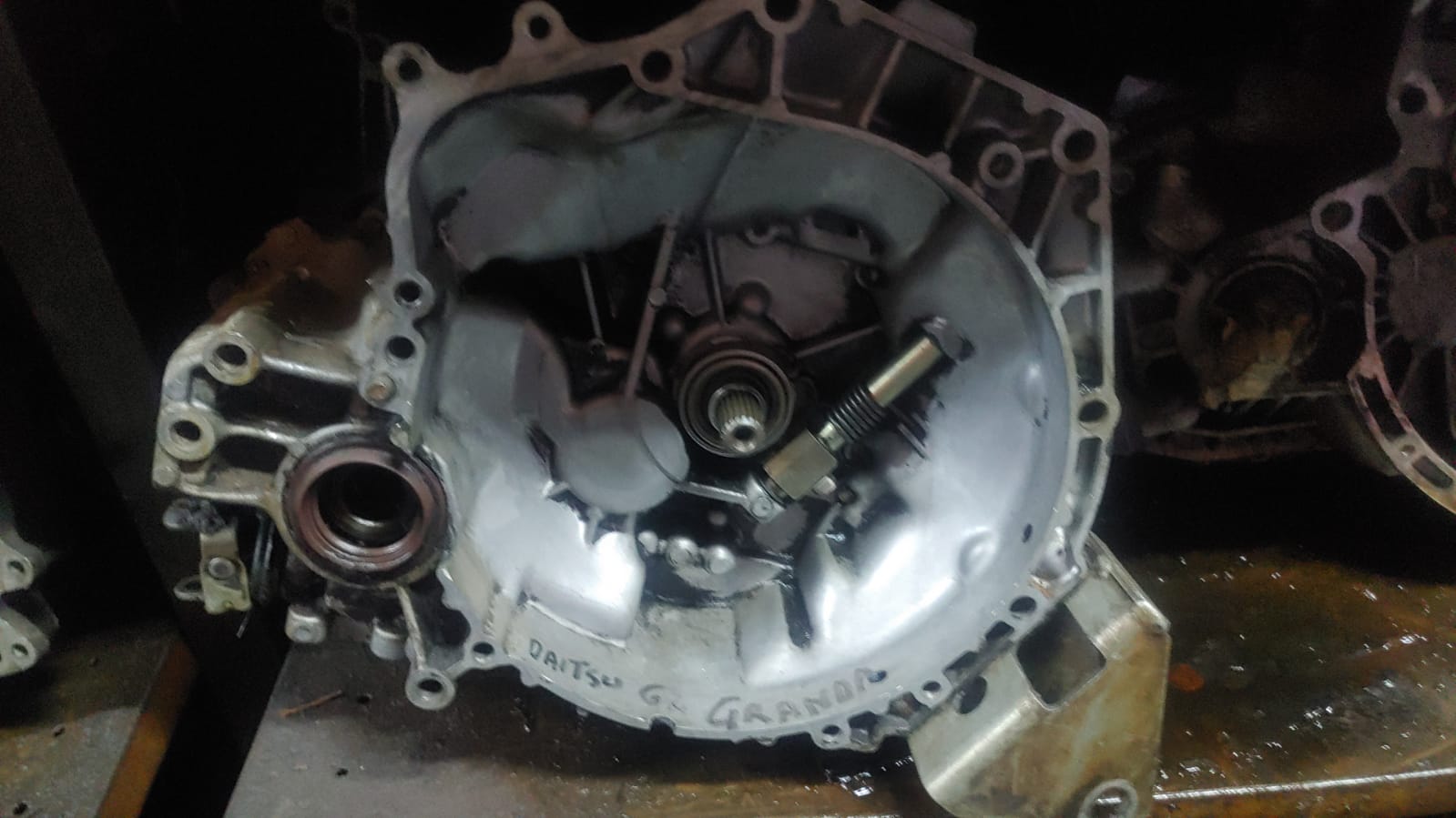 DAIHATSU GRAND MOVE GEARBOX FOR SALE