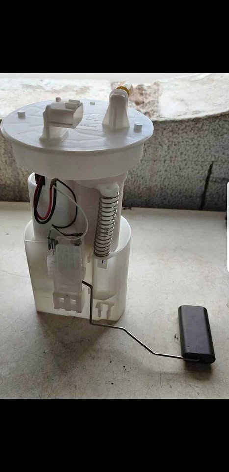 Nissan Livina 1.6 07-13 Fuel Pump with Gauge Selling - Private Seller Nissan Livina 1.6 07-13 Fuel Pump with Gauge Selling - Private Seller