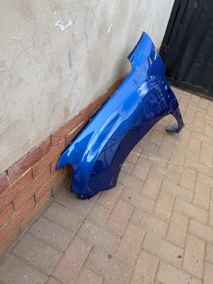 Renault Duster Facelift Left Fender - Private Seller Renault Duster Facelift Left Fender - Private Seller