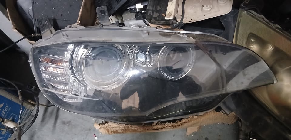 Bmw x6 xenon face-lift headlamps pair - Private Seller Bmw x6 xenon face-lift headlamps pair - Private Seller