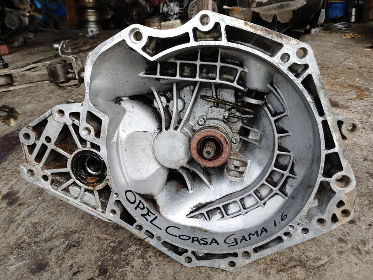 OPEL CORSA GAMMA1.6 GEARBOX FOR SALE R4500 OPEL CORSA GAMMA1.6 GEARBOX FOR SALE R4500