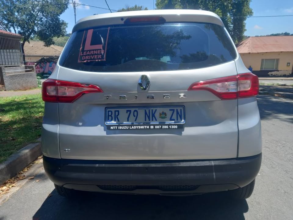 2023 Renault Triber 1.0 Petrol, Manual, Silver Color, Mileage 84000kms