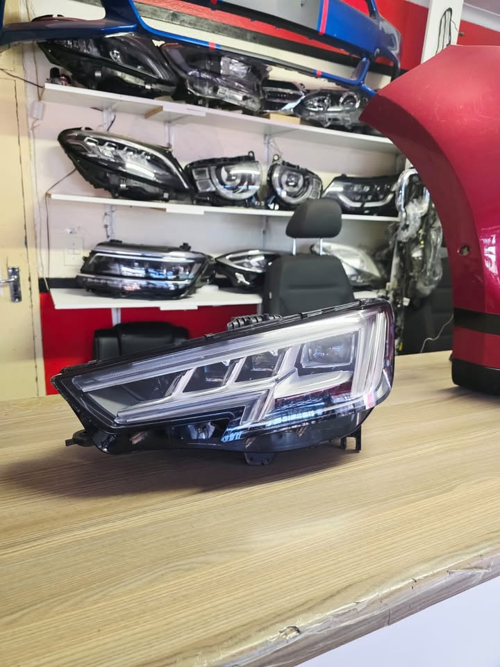 2019 AUDI RS4/S4 MATRIX LED HEADLIGHT IN PRISTINE CONDITION FOR SALE (LEFT) - Private Seller 2019 AUDI RS4/S4 MATRIX LED HEADLIGHT IN PRISTINE CONDITION FOR SALE (LEFT) - Private Seller